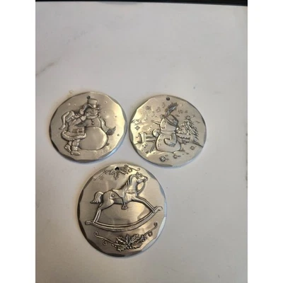 3 adornos navideños martillados a mano Wendell August Forge Santa muñeco de nieve caballo E Foto 1 de 4