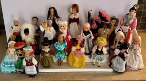 NACHLASSFUND Vintage Puppen Konvolut 22 Puppen klein 6”-12” Größe aus aller Welt - Bild 1 von 21