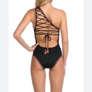 Traje de baño Becca Mardi Gras de una pieza con cordones negro detalle tejido talla pequeña - Imagen 1 de 11