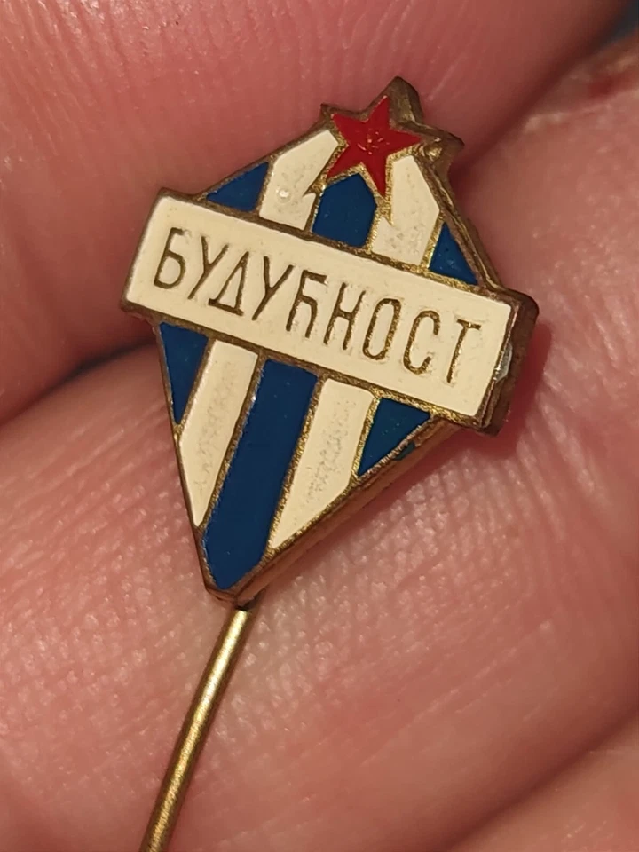 🔴FOOTBALL - Soccer Club FK BUDUCNOST - Podgorica  Montenegro - pin from 1970s🔴 - Image 1 of 2
