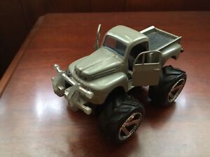 Heavy Diecast Friction Gray Monster Truck - 1/32 Scale - Used - Metal King