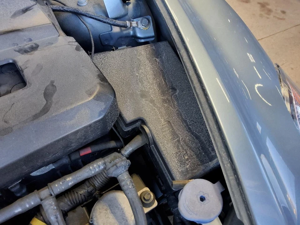 Fuse Box Engine Fits 10-13 VOLVO 30 SERIES 556569 - Image 1 of 1