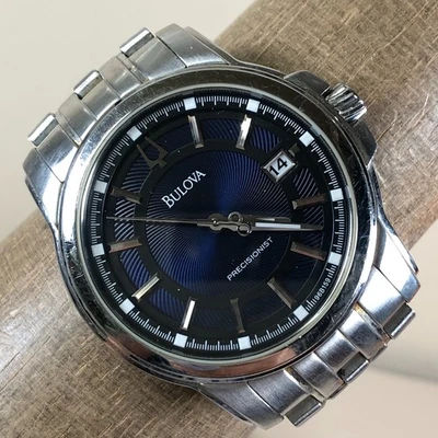 Reloj Bulova Precisionist Hombre 96B159 Fecha Tono Plata Cuarzo 44mm 6 3/4" Foto 1 de 4