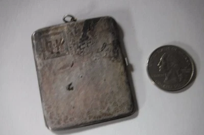 MARCO PLEGABLE 2" X 1 3/4" MARTILLADO ESTERLINA PARA CADENA/CHATELAINE-GRABADO 1917 Foto 1 de 4