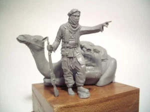 Modellino figure in resina 1/35 non dipinte soldato del deserto con kit scena cammello 2368# - Foto 1 di 2
