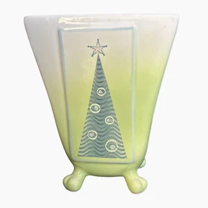 Jarrón de cerámica floral vintage Celadon no amarillo árbol de Navidad con patas rectangulares de 6" - Imagen 1 de 6