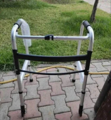 Moretti RP738 Deambulatore Pieghevole 4 Ruote - Argento - Immagine 1 di 3