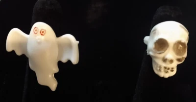 2 Vtg Halloween Spooky Ghost & Skull Plastic Ring Set NOS New 1990s - Image 1 of 4
