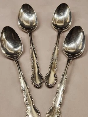 Juego de 4 cucharaditas 1881 Rogers Oneida FLIRTATION cubiertos plateados de 6" de largo Foto 1 de 4