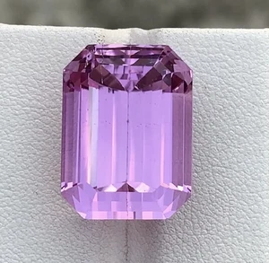 VVS 30,33 ct natürlicher rosa Kunzit Edelstein Smaragdschliff aus Afghanistan - Bild 1 von 3