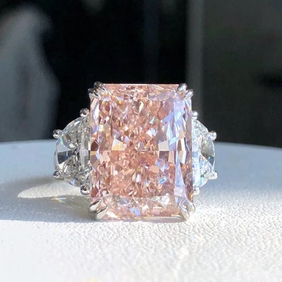 Majestuoso anillo de diamantes rosas radiantes de 13,06 quilates en oro blanco de 14 k VS1/VVS2 Foto 1 de 4