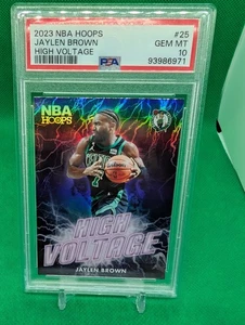 Pop 1 2023 Jaylen Brown High Voltage PSA 10 NBA Hoops #25 Boston Celtics - Bild 1 von 2