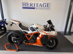 KTM RC8 R 1190 SUPER-SPORT (2016) - Picture 1 of 20