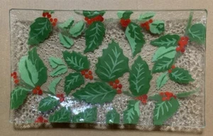 Signed Anne C. Ross Christmas Holly Fused Glass Rectangle Tray 10-1/4” X 6” - Picture 1 of 4