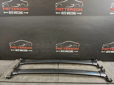 06-012 TOYOTA RAV-4 PAR DE BARRAS TRANSVERSALES CENTRALES PORTAEQUIPAJES Foto 1 de 4