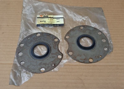 1966-1971 Jeep CJ5 CJ6 NOS AMC Dana 44 Rear Axle OUTER OIL SEAL Pair - Image 1 of 2