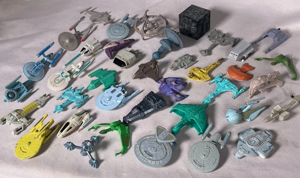 STAR TREK Micro Machines 1990s Ships Vehicles Collection Galoob CHOOSE ONE - Image 1 of 1