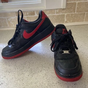 Men’s Nike Air Force 1 Low Red Black Size 8 - Picture 1 of 12