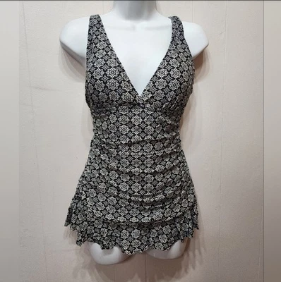 Roupa de banho Shore Shapes peça única tamanho 8 preto branco praia C463 - Imagem 1 de 4