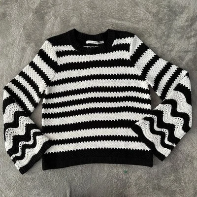 Suéter para mujer Alice + Olivia manga campana texturizada a rayas GRANDE negro blanco Foto 1 de 4