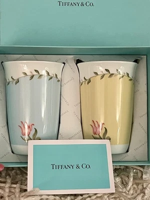 Tiffany & Co. Juego de 2 tazas de cerámica de tulipán con caja de regalo azul/amarillo Japón 2006 Foto 1 de 4