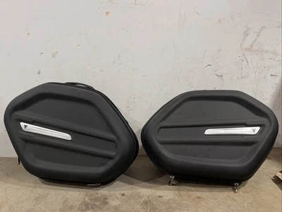 NUEVO OEM Triumph Rocket juego de alforjas Foto 1 de 4