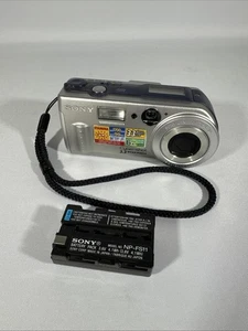 Sony Cyber-Shot DSC-P1 Digitalkamera Kamera Digi Cam Silber - Bild 1 von 14