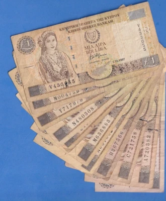 Cyprus 1 Pound  1997 P-60a Well Circulated Banknote   Pre EURO - Image 1 of 2