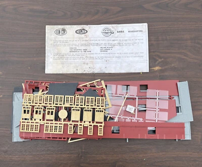 HO Scale Con-Cor Heljan NMRA Headquarters Building Kit - Image 1 of 4