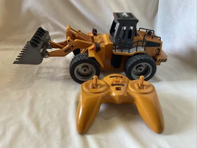 Hulva Remote Control Die Cast Top 14” Pay loader - Image 1 of 4