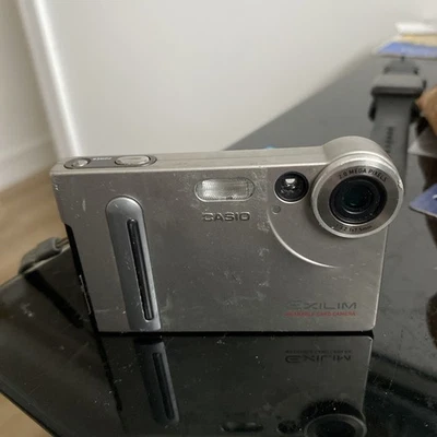 Casio Exilim EX-S20 2.0MP Compact Digital Camera Silver Vintage Untested - Image 1 of 4