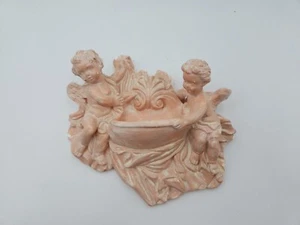 CHERUB ANGELS HOLY WATER STOUP CATHOLIC TERRACOTTA GOLD PAINTED WALL PLAQUE - Picture 1 of 10