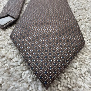 Corbata de seda geométrica Christian Dior vintage - 58" x 3,75" hecha en EE. UU. - Imagen 1 de 11