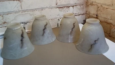 Juego de cuatro cubiertas de luz de vidrio esmerilado marmolizado tonos 5" de alto forma de campana  Foto 1 de 4