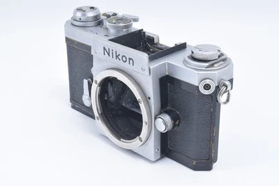Nikon F fotocamera reflex pellicola 35 mm solo corpo argento [eccellente]... - Immagine 1 di 4