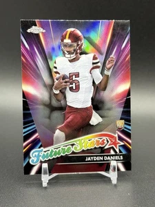2024 Topps Chrome JAYDEN DANIELS Rookie Future Stars #FS-2 Commanders - Foto 1 di 1