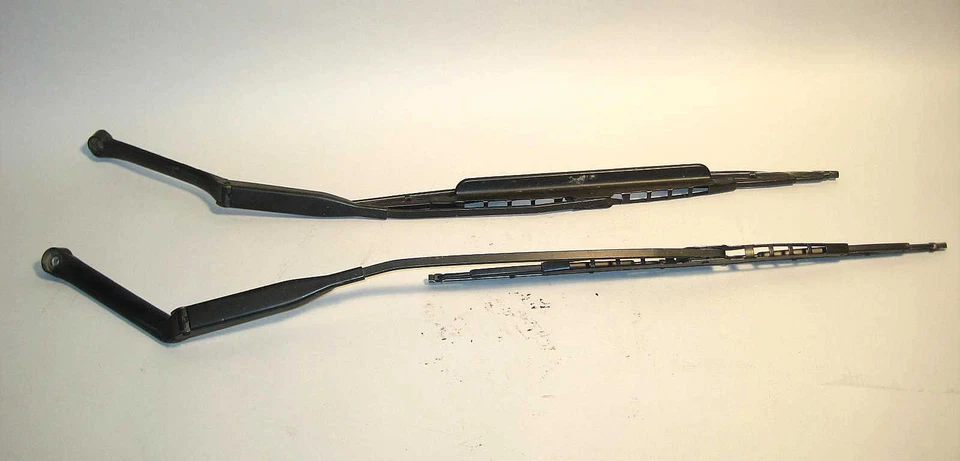 BMW E36 3-Series 2door Windshield Wiper Arm Pair Left Right 1992-1999 USED OEM - Image 1 of 1