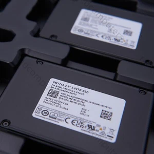 Samsung PM1743 2.5" 3.84TB SSD NVMe U.2 PCIe 5.0 MZWLO3T8HCLS-01AGG MZ-WLO3T80 - Imagen 1 de 7