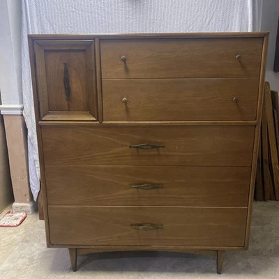  Mid-Century Modern Kent Coffey Walnut  Chest, 5 drawers & storage compartment  - Image 1 of 4
