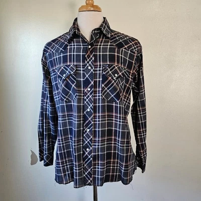 Винтажная мужская вестерн-рубашка 80-х Wrangler темно-синяя клетчатая жемчужная на кнопках легкая L - Изображение 1 из 4