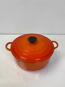 Cazuela/olla redonda de hierro fundido naranja volcánico Le Creuset tamaño (F) 5,5 L 26 cm - Imagen 1 de 6