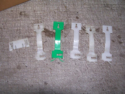 5+1 PIEZAS 1997 1998 1999 BUICK LESABRE PUERTA TRASERA MOLDURA CLIP MONTAJE 25643453 CLIPS Foto 1 de 4