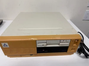 Vintage LEADING EDGE Model: DC-2011 Computer - Tested to turn on - Picture 1 of 13