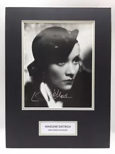 RARE Marlene Dietrich Signed Photo Display + COA AUTOGRAPH HOLLYWOOD LEGEND - Picture 1 of 3