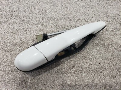 2004 BMW 330ci coupe right exterior door handle - Image 1 of 3