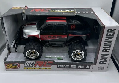 Nuevo camión brillante escala 1:14 control remoto 2,4 GHz USB Ram Runner Foto 1 de 4