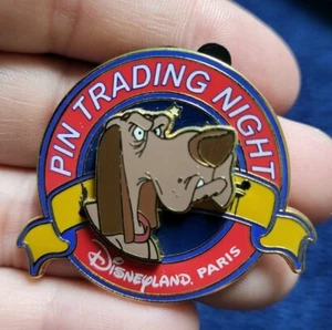 Aristocats Disney Pin Napoleon Hound Dog Trading Night LE 400 Disneyland Paris - Picture 1 of 8