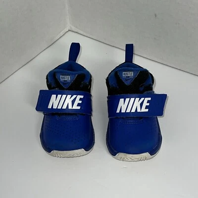 Nike команды Hustle ребенка ясельного возраста туфли кроссовки размер 5C Royal синий 881943-405 - Изображение 1 из 4