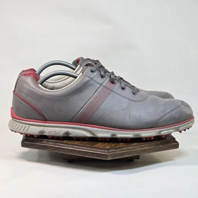 Zapatos de golf FootJoy sin clavos para hombre 12M gris rojo cuero 53663 FJ logotipos con cordones Foto 1 de 4