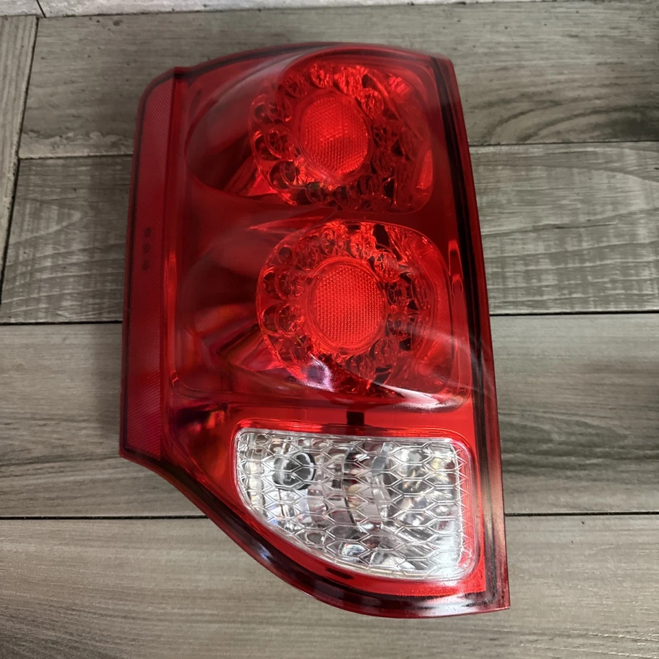 ✅ Luz trasera LED para conductor izquierdo Dodge Grand Caravan 2011-2020 Foto 1 de 4